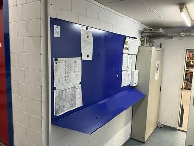 Overview picture of Steel announcement board